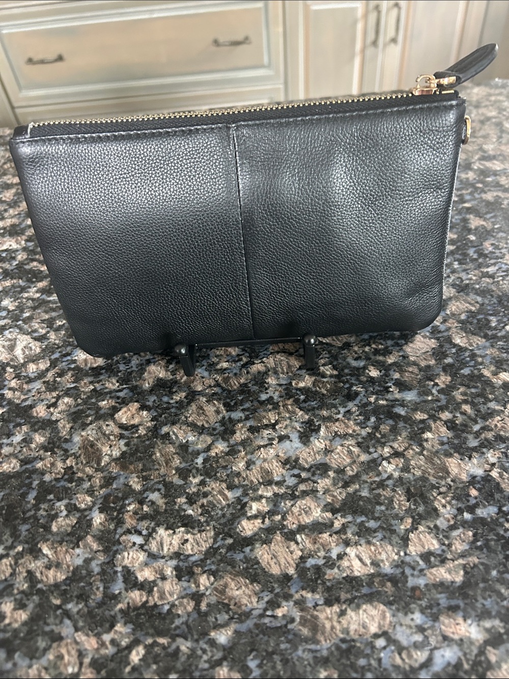 MIGHTY PURSE GENUINE PEBBLED LEATHER PHONE CHARGING WRISTLET BY HBUTLER NWT